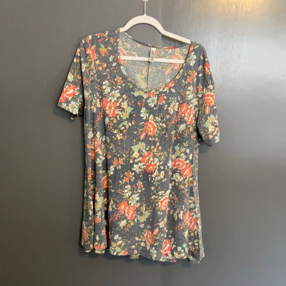 Lularoe top
